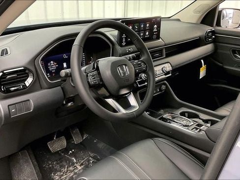 New 2026 Honda Pilot Touring image 8