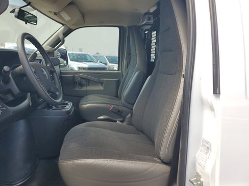 Used 2023 GMC Savana 2500 w/ Driver Convenience Package image 11