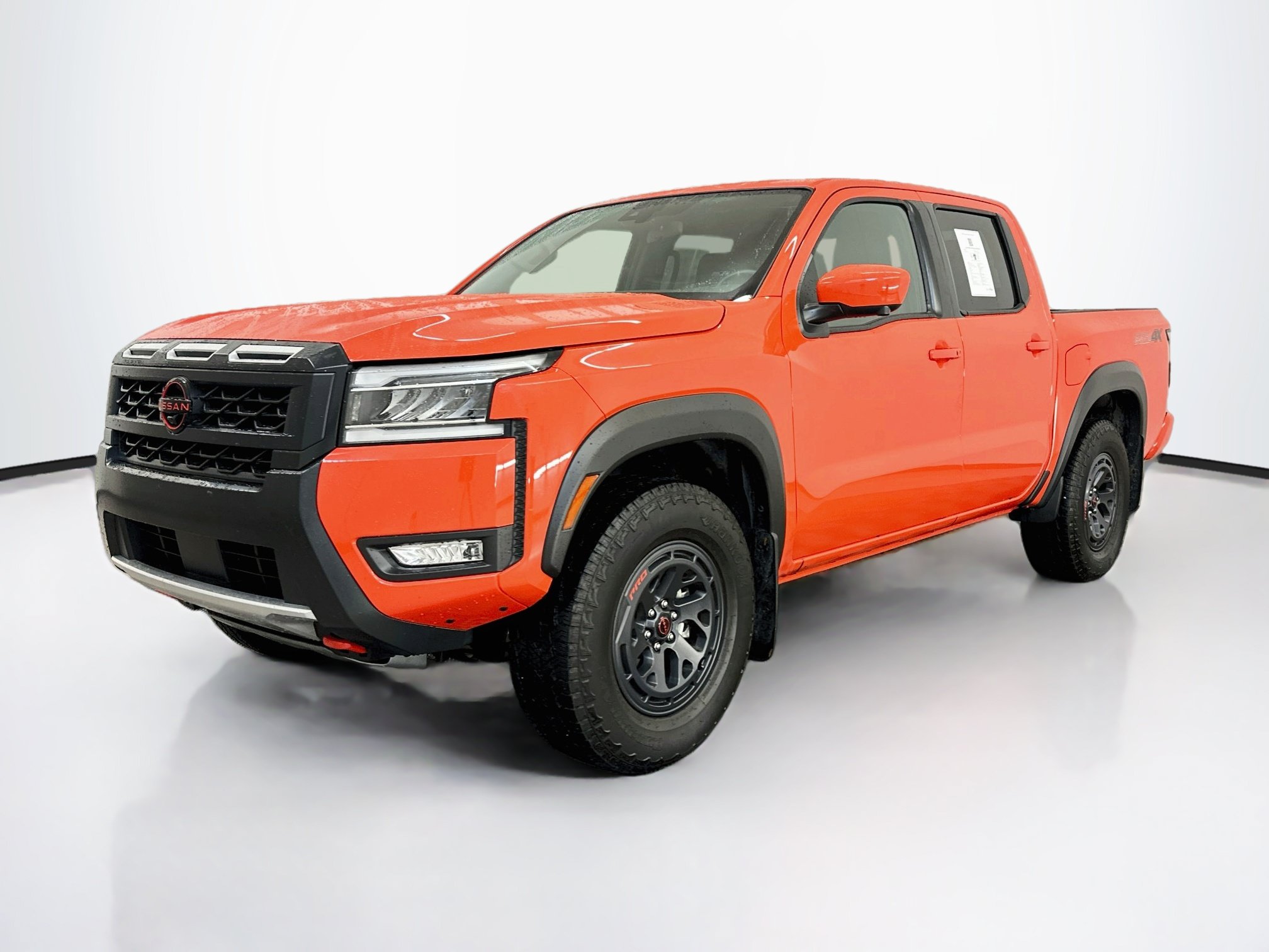 Used 2025 Nissan Frontier PRO-4X w/ Pro Convenience Package AWD/4WD image 3