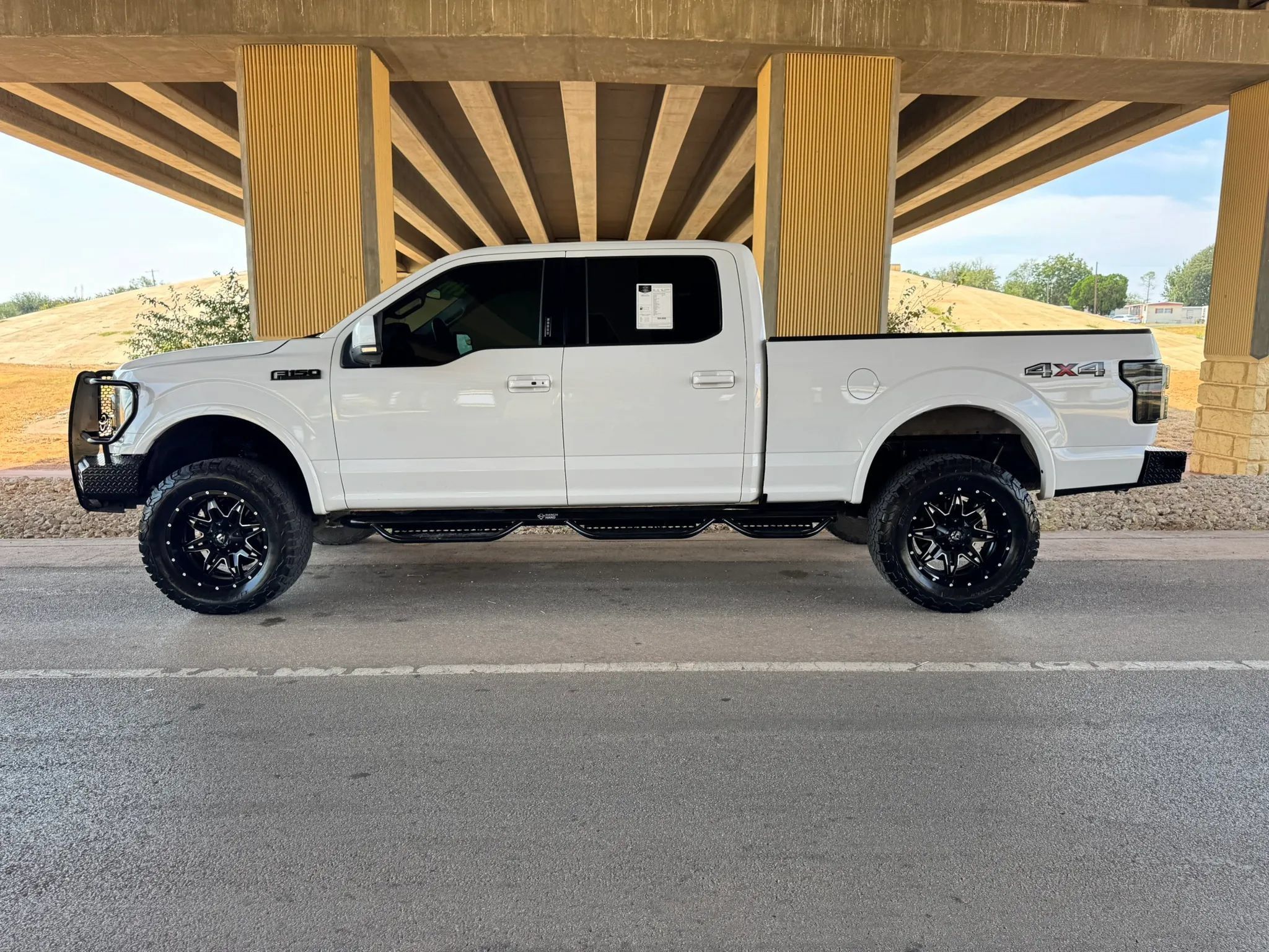 Used 2019 Ford F150 Lariat AWD/4WD image 6