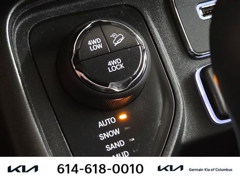 Used 2020 Jeep Compass Trailhawk AWD/4WD image 29