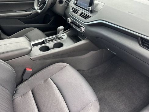 Used 2023 Nissan Altima 2.5 SR FWD image 18