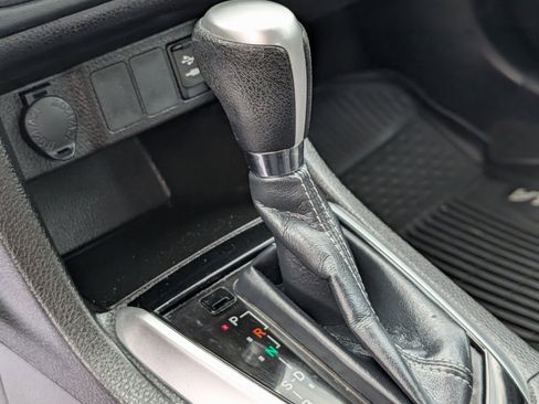 Used 2018 Toyota Corolla LE image 7