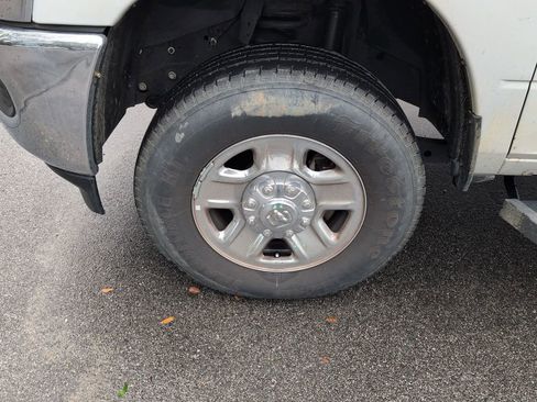 Used 2024 RAM 2500 Tradesman w/ Chrome Appearance Group image 6