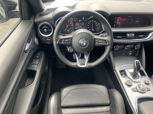 Used 2023 Alfa Romeo Stelvio Veloce image 44