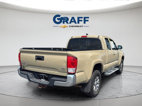 Used 2016 Toyota Tacoma SR5 w/ SR5 Appearance Package (SN) AWD/4WD image 7