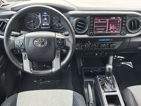 Used 2022 Toyota Tacoma TRD Off-Road w/ Technology Package AWD/4WD image 22