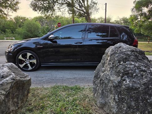 Used 2015 Volkswagen GTI Autobahn FWD image 9