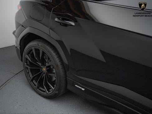 Used 2024 Lamborghini Urus S image 7