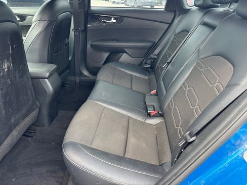 Used 2023 Kia Forte GT-Line w/ GT-Line Premium Package FWD image 9