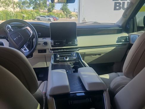 Used 2021 Lincoln Navigator L Reserve image 11