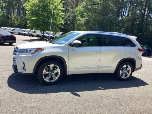 Used 2018 Toyota Highlander Limited FWD image 1