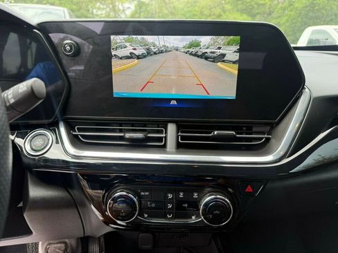 Used 2025 Chevrolet Trax RS w/ Sunroof Package image 6