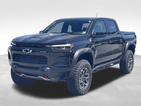 New 2026 Chevrolet Colorado ZR2 w/ Technology Package AWD/4WD image 9