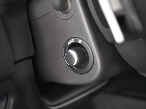 Used 2018 Jaguar F-TYPE Base image 21