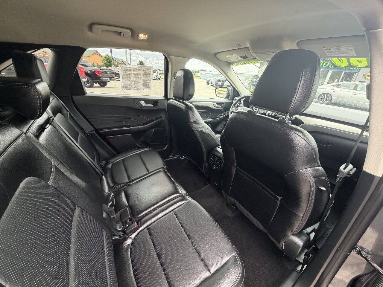 Used 2022 Ford Escape SEL w/ Equipment Group 302A AWD/4WD image 17