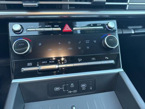 Used 2025 Hyundai Santa Fe SEL image 18