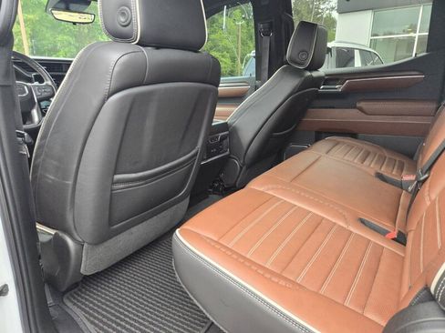 Used 2023 GMC Sierra 1500 Denali Ultimate AWD/4WD image 25