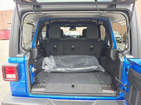 Certified 2025 Jeep Wrangler Sport S image 14