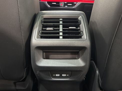 Certified 2025 Volkswagen Tiguan SE R-Line AWD/4WD image 31