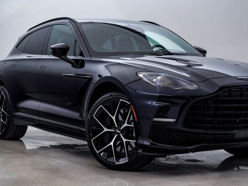 New 2026 Aston Martin DBX 707 image 2