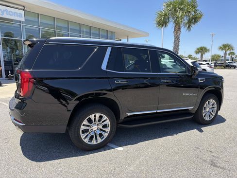 Used 2025 GMC Yukon Denali RWD image 2