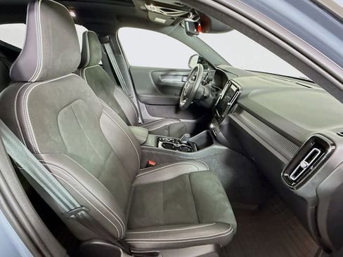 Used 2021 Volvo XC40 T5 R-Design w/ Advanced Package image 31