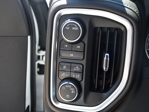 Used 2022 Chevrolet Silverado 3500 LT w/ Convenience Package AWD/4WD image 18