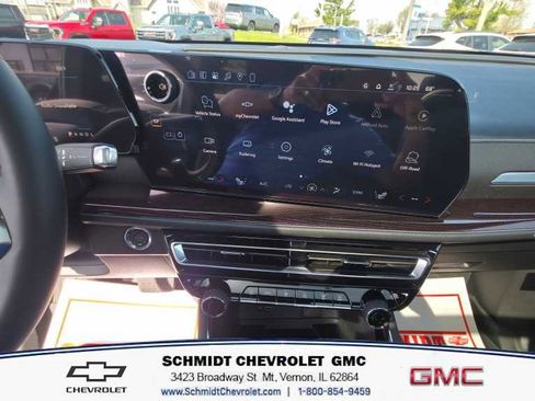 New 2026 Chevrolet Traverse Z71 w/ LPO, Floor Liner Package AWD/4WD image 16