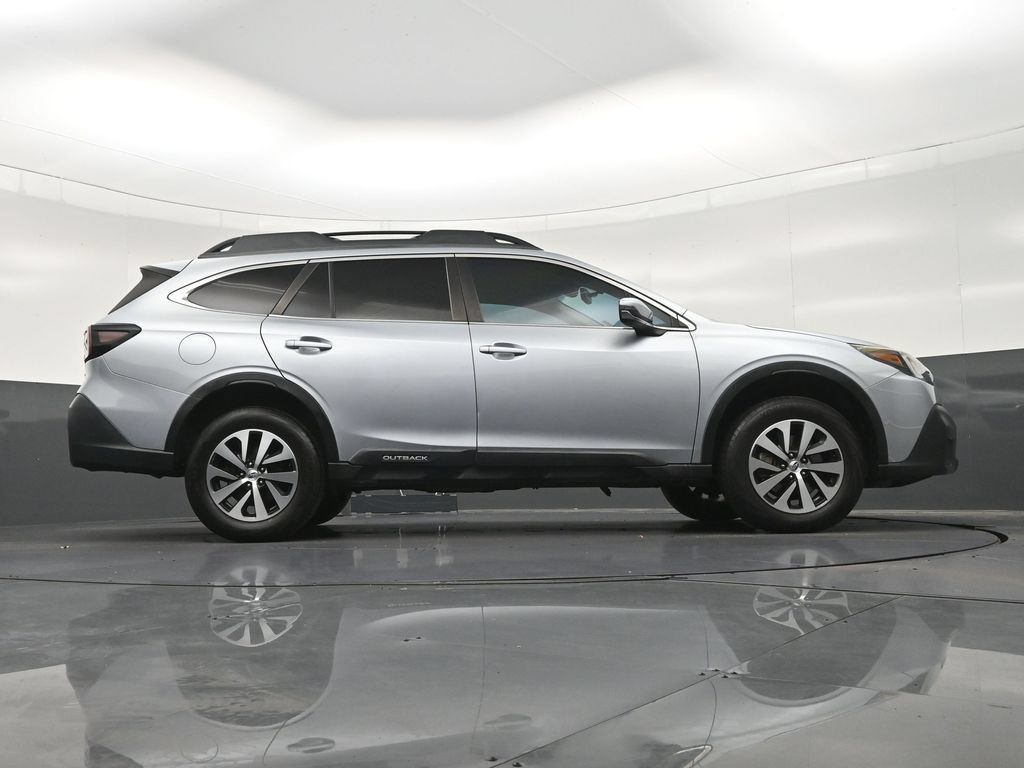 Used 2022 Subaru Outback Premium AWD/4WD image 27