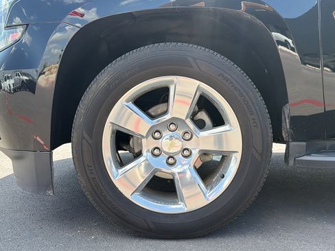 Used 2017 Chevrolet Suburban LS RWD image 31