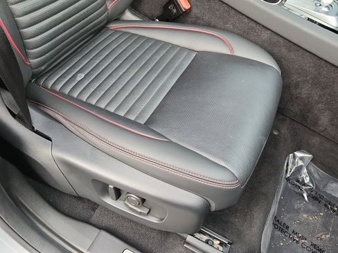 Used 2023 Land Rover Discovery Sport S R-Dynamic image 17