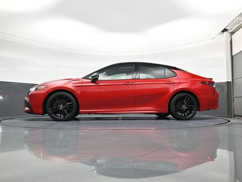 Used 2022 Toyota Camry XSE FWD image 19