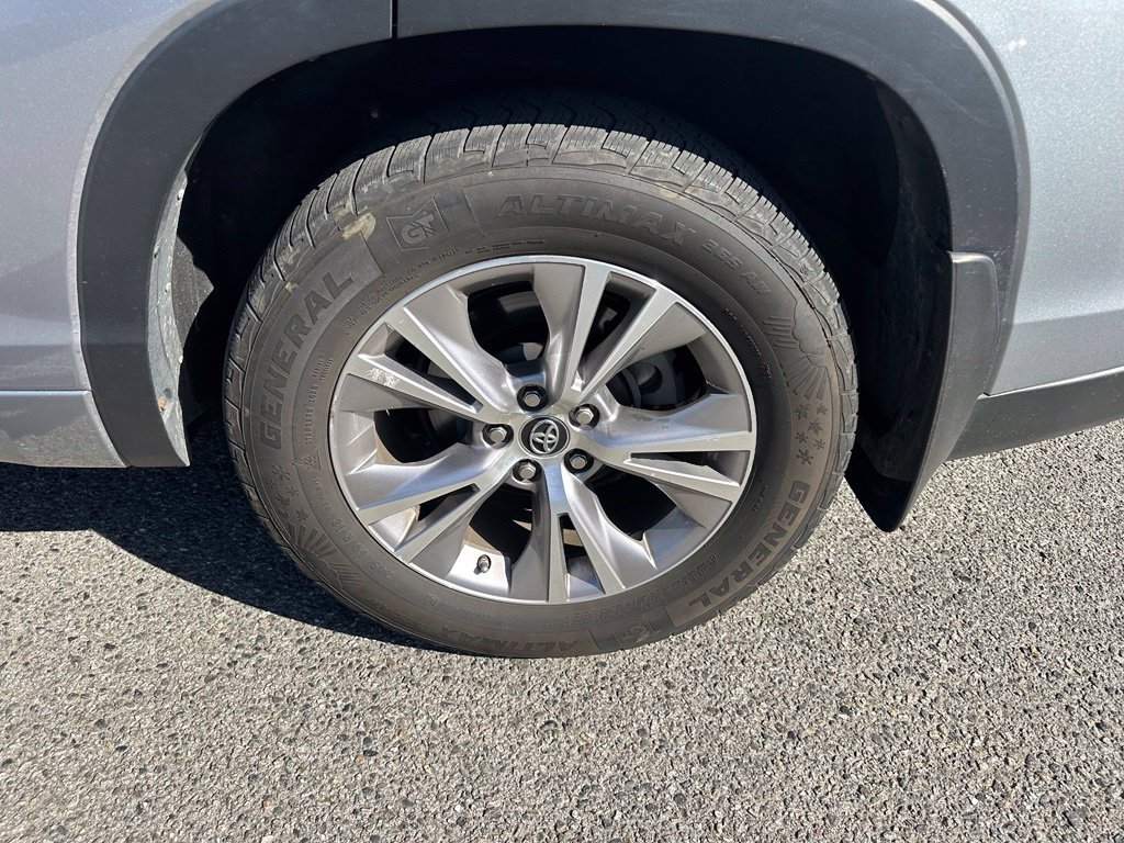 Used 2016 Toyota Highlander LE AWD/4WD image 7