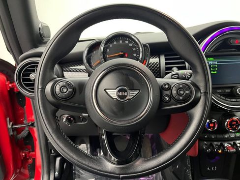 Used 2018 MINI Cooper S image 12