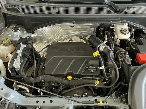Used 2024 Buick Encore GX Preferred FWD image 2