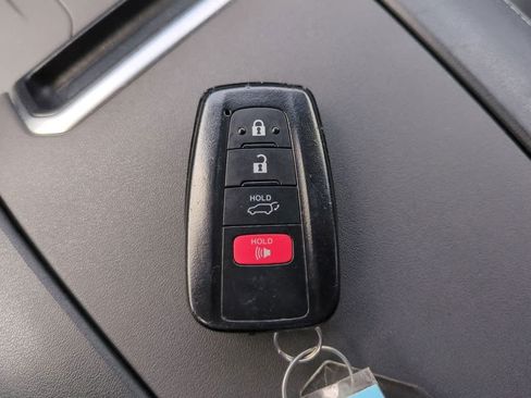 Used 2023 Toyota Highlander XLE FWD image 29