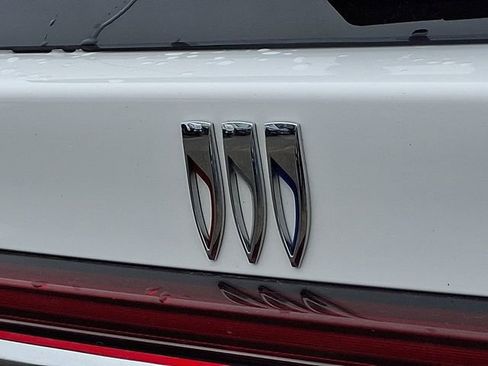 Used 2025 Buick Enclave Preferred image 34