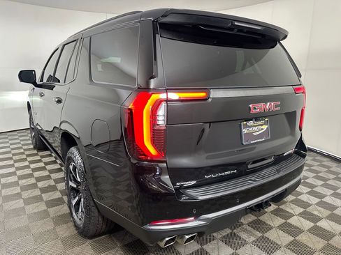 Used 2025 GMC Yukon AT4 w/ AT4 Premium Package image 3
