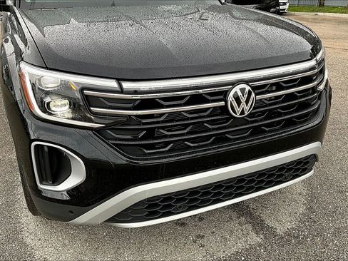 New 2026 Volkswagen Atlas Peak Edition image 11