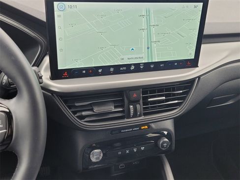 Used 2025 Ford Escape SE image 15