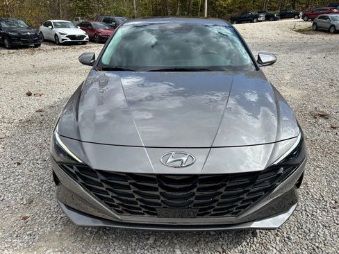 Used 2023 Hyundai Elantra Limited image 16