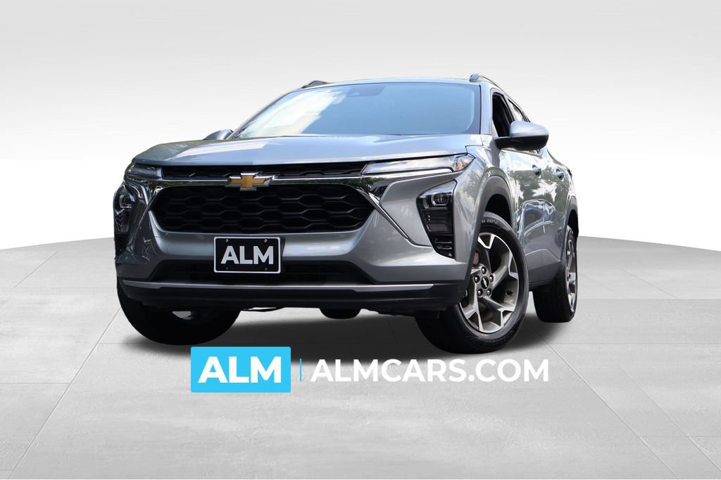 Used 2025 Chevrolet Trax LT FWD image 1