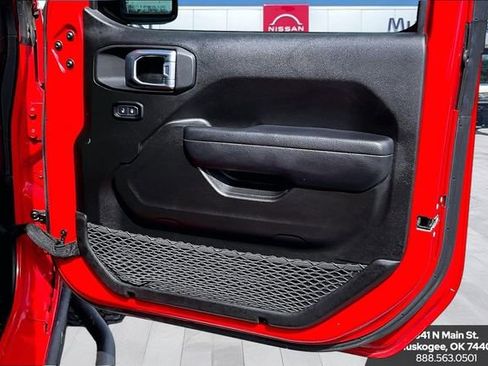 Used 2024 Jeep Gladiator Willys image 25