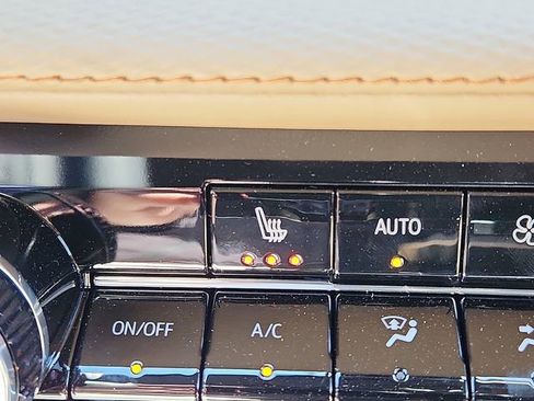 New 2026 Chevrolet Equinox ACTIV AWD/4WD image 15