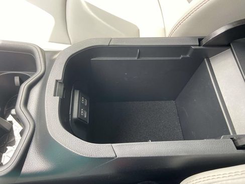 Used 2025 Toyota RAV4 XLE Premium FWD image 29