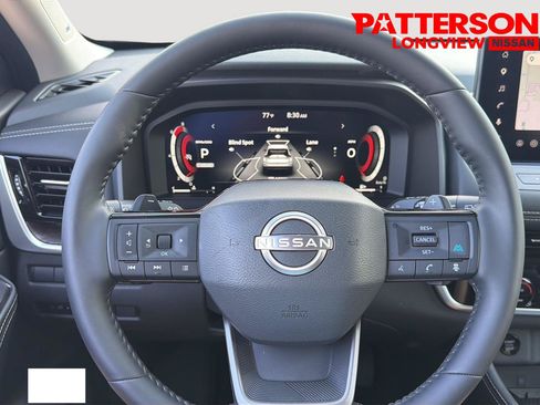 Used 2025 Nissan Rogue Platinum w/ Platinum Premium Package FWD image 17
