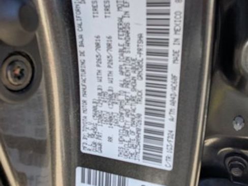 Used 2017 Toyota Tacoma TRD Off-Road w/ Premium & Technology Package image 22