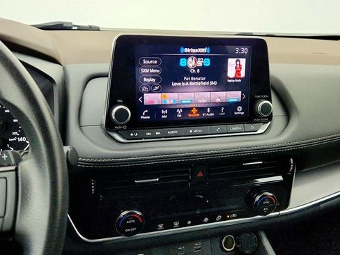 Used 2023 Nissan Rogue SV image 16