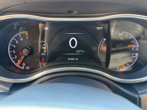 Used 2018 Jeep Grand Cherokee Altitude AWD/4WD image 7